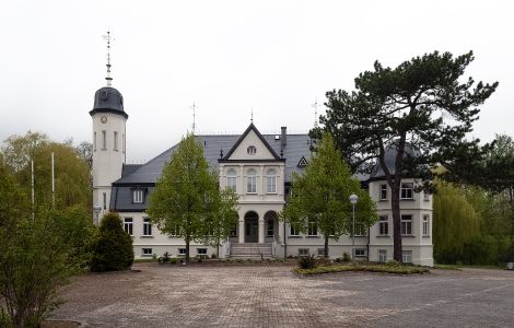 Klein Plasten, Schlossallee - Manor in Klein Plasten, Mecklenburg Lakes