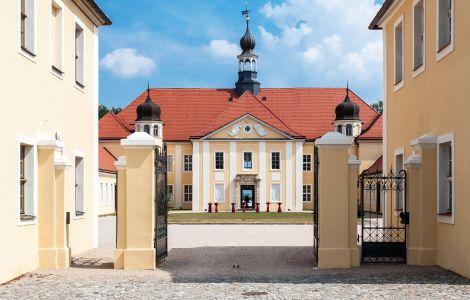 /pp/cc_by_nc_sa/thumb-deutschland-sachsen-hohenpriessnitz-schloss.jpg