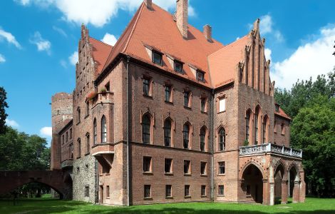 Pęzino, Zamek - Medieval Castle and Palace in Pęzino