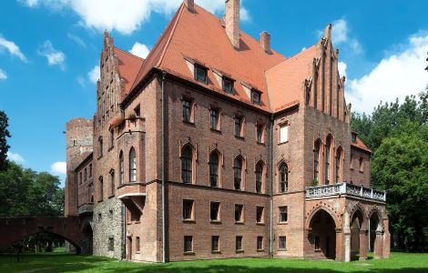 Pęzino, Zamek - Medieval Castle and Palace in Pęzino