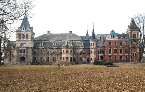 Krowiarki, Zamkowa - Palace in Krowiarki, Silesia