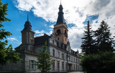 Güterfelde, Am Schloßpark - Castle in Güterfelde, District Potsdam-Mittelmark