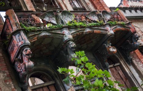 Hohenlandin, Schlossstraße - Ruins of Manor House Hohenlandin, District Uckermark, Brandenburg