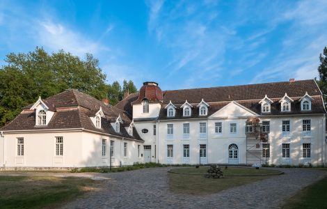 Buggenhagen, Straße des Friedens - Manor House Buggenhagen, Mecklenburg-Western Pomerania