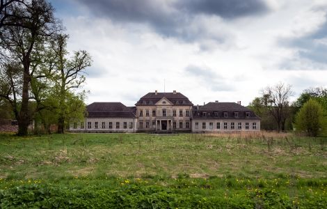 Prötzel, Am Park - Baroque Palace in Prötzel, Brandenburg