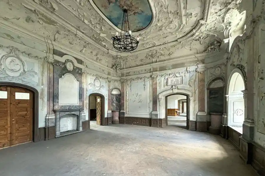 New castle listings Poland July 2025