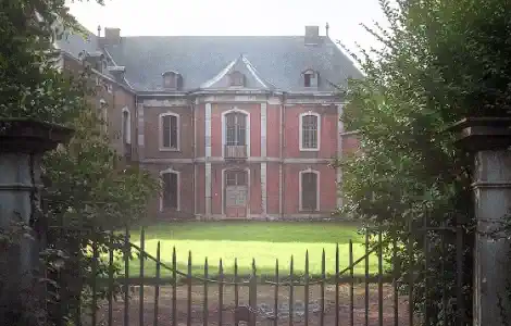 REALPORTICO Off Market Castles