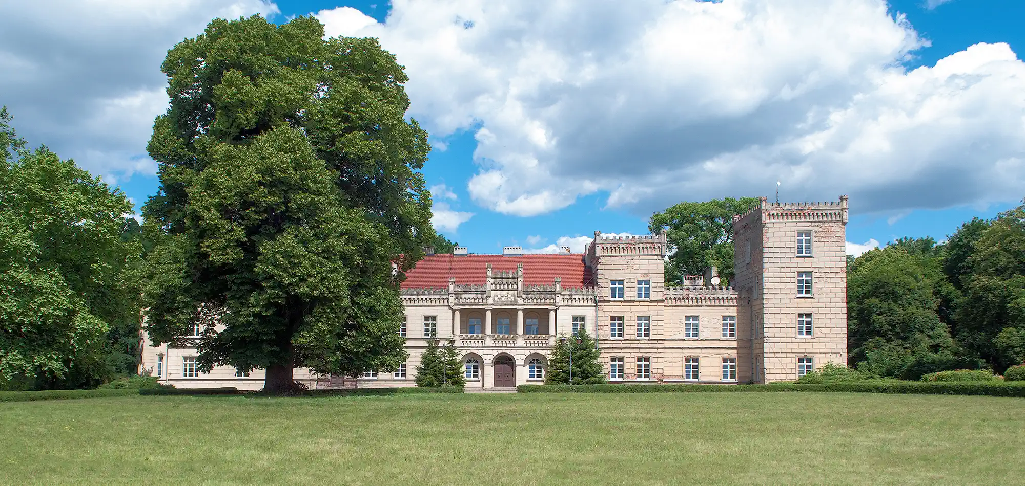 Manor house in Gościeszyn near Poznan