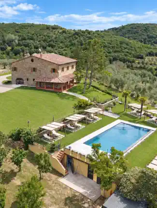 Borgo Cellini between Valdambra and Valdichiana with agriturismo, Civitella in Val di Chiana, Tuscany