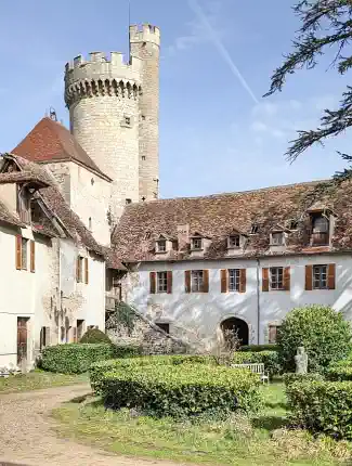 Legendary Fortress of Veauce in the Heart of Allier, Veauce, Auvergne-Rhône-Alpes