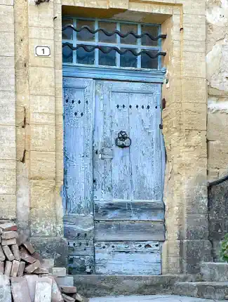 Historic home with courtyard and architectural details – Renovation project, Uzès, Occitania