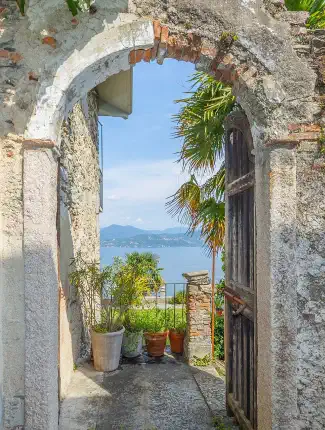 Former Frantoio with lake views and courtyard in Germignaga, Germignaga, Lombardy