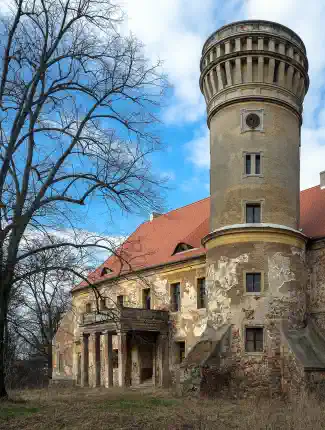 Castle in Lower Silesia with hotel concept and project plan, Osetno, Lower Silesia