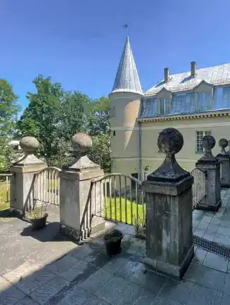 Palace in Łubie: Neoclassical manor in Silesia, Łubie, Silesia