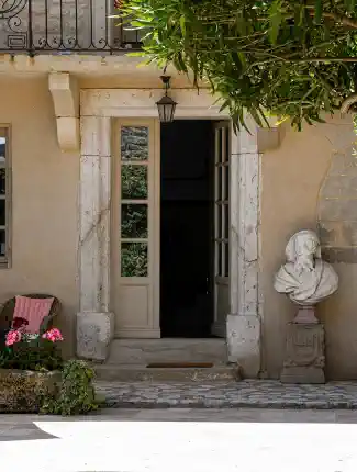 Village estate with private courtyard, pool and medieval details near Uzès, Uzès, Occitania