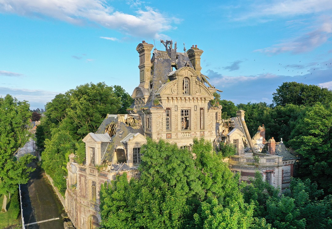 Abandoned manor in France, Saint-Jouin-Bruneval