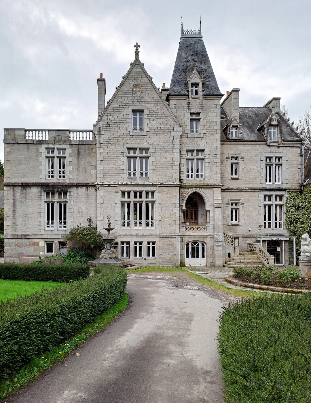 Castle in Brittany: Château du Val-Bouan, Planguenoual, Côtes-d'Armor