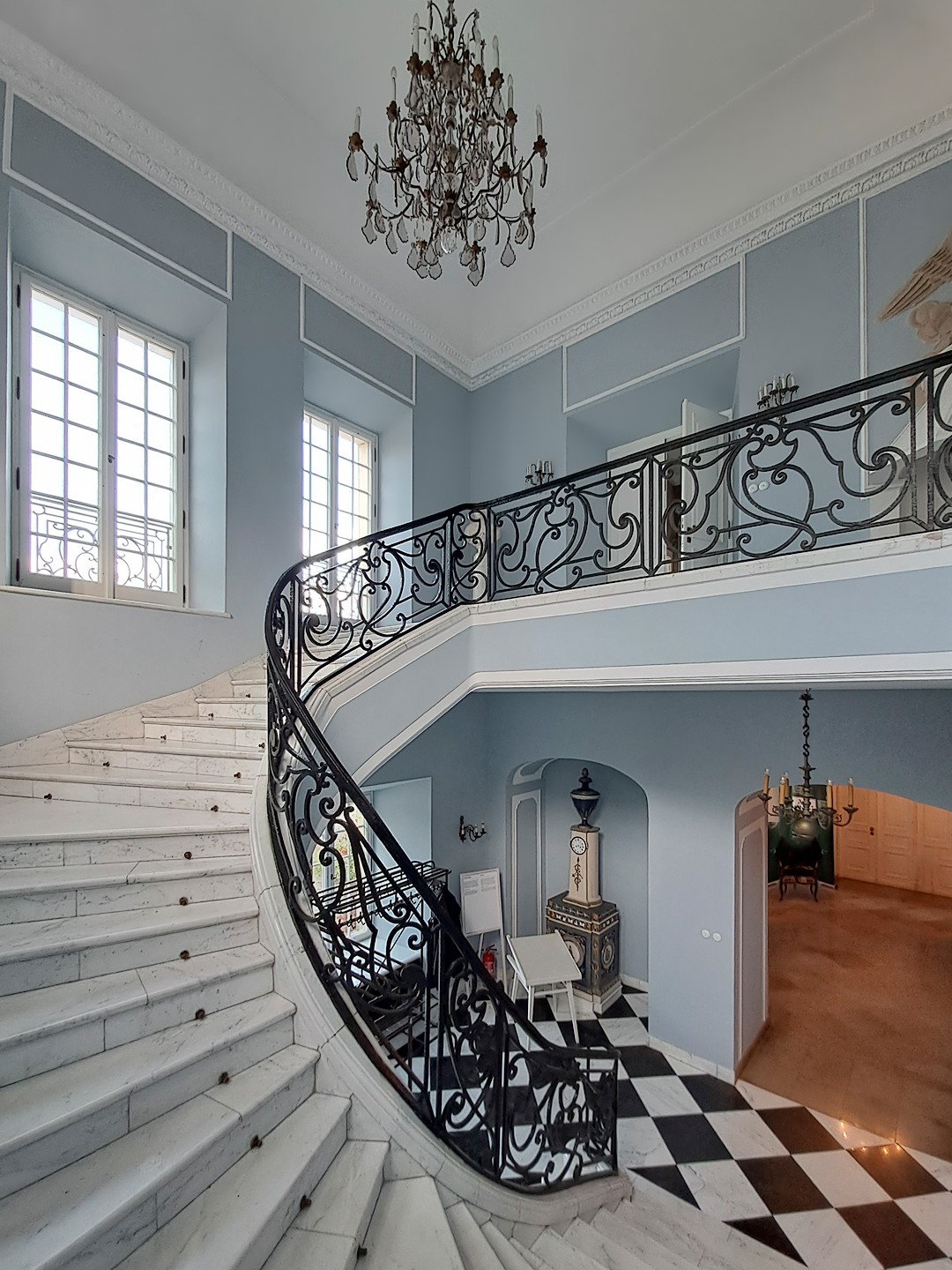 Otwock Wielki Castle, staircase