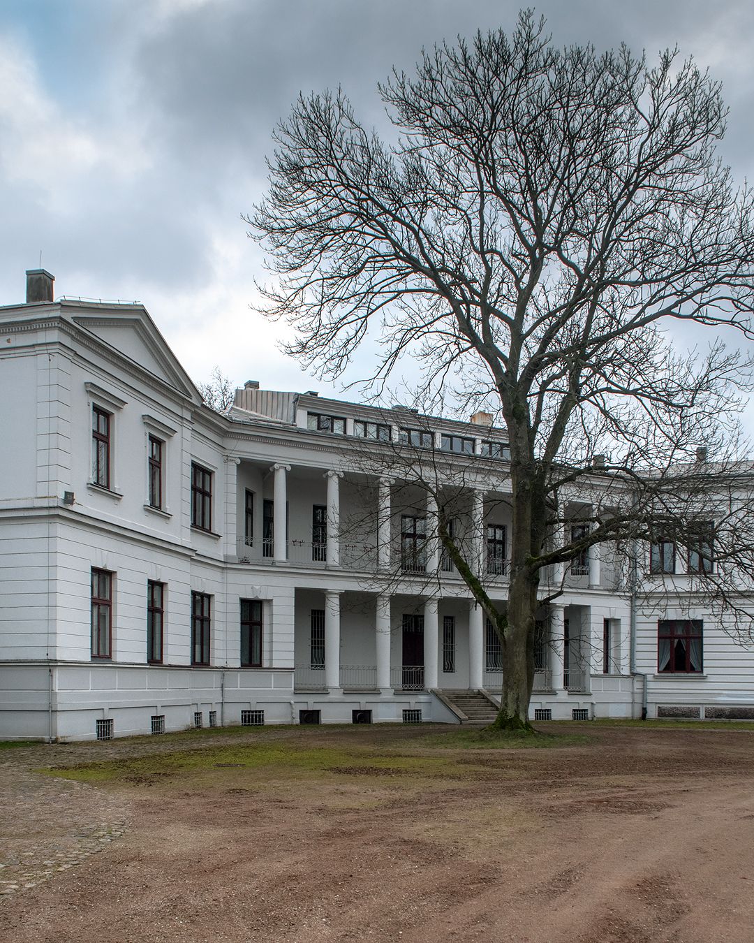 Palace in Szymanów, East wing, loggia, powiat sochaczewski, Masowien