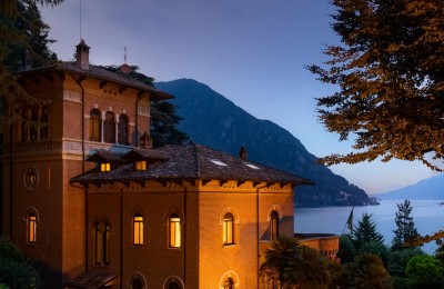 Splendid Como Mansion sale